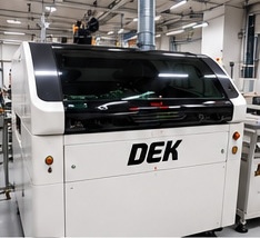Serigrafica DEK per la stampa della pasta saldante nel montaggio SMD